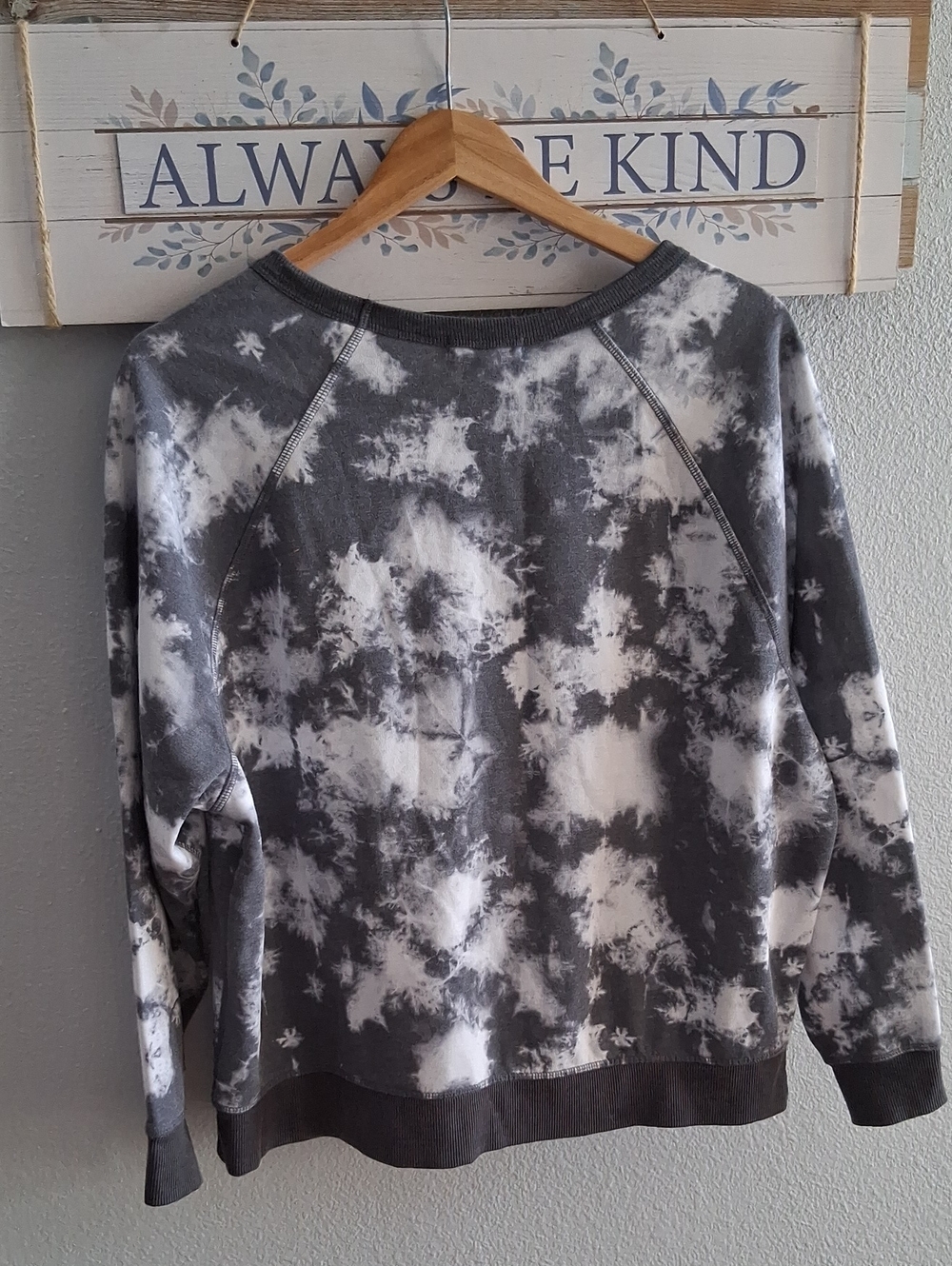 Grayson Threads sweat top - Picture 4 of 4